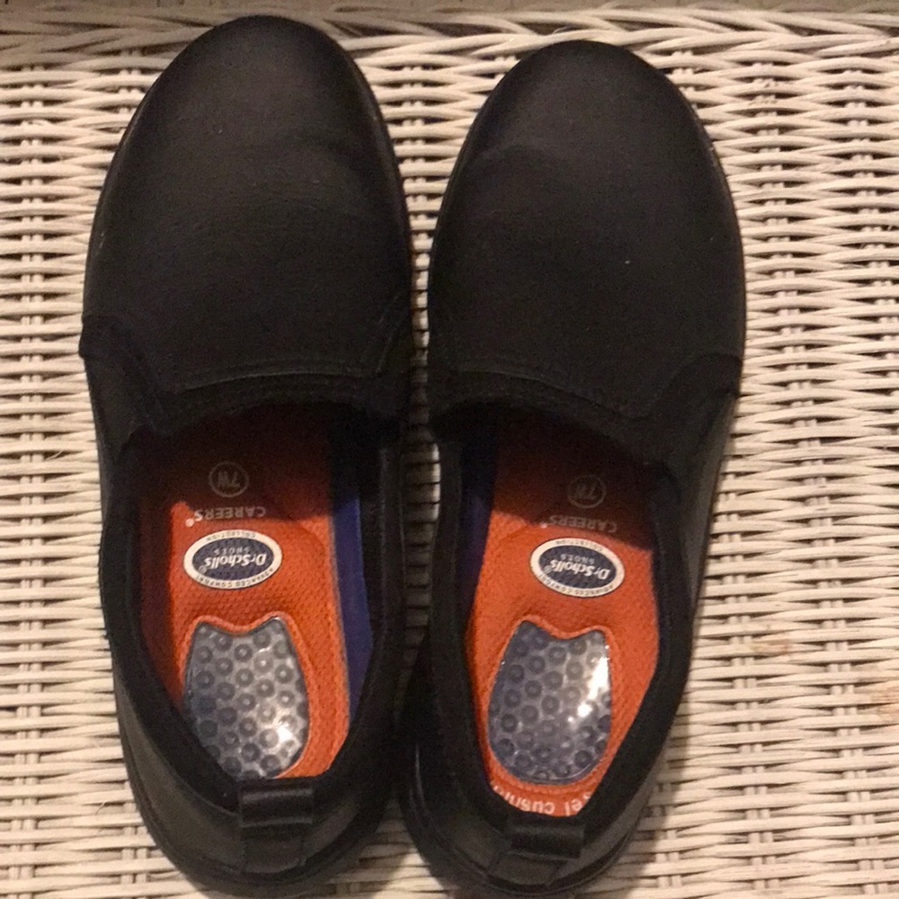 Used size 7 wide Dr. Scholl’s shoes